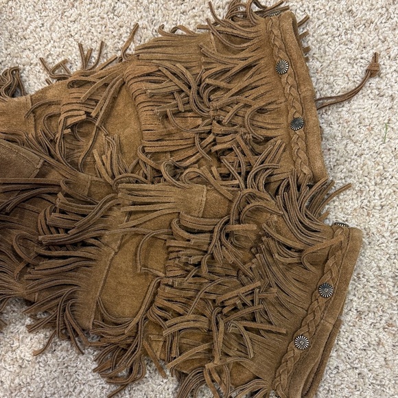 Minnetonka Women Leather 5-Layer Fringe Brown Moccasin Boots, Sz 7, NWOT - Picture 2 of 11